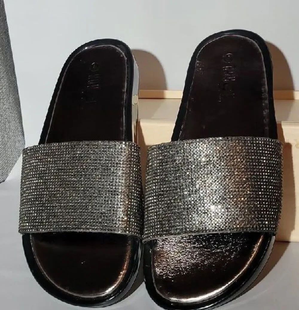 Rouge Helium New Bling Slides Size 8